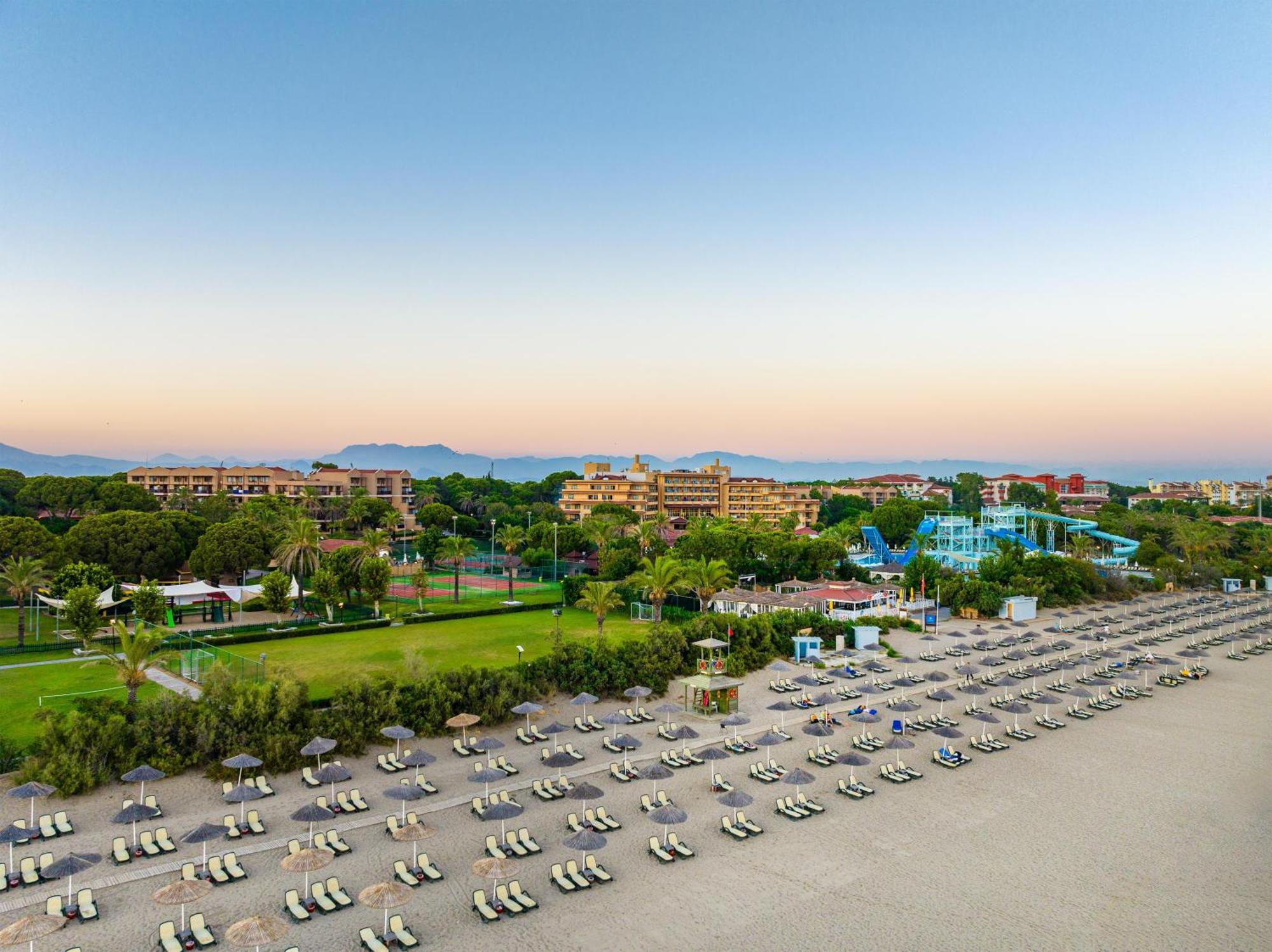 Asteria Family Resort Belek Antalya Exterior foto Aerial view of the beach