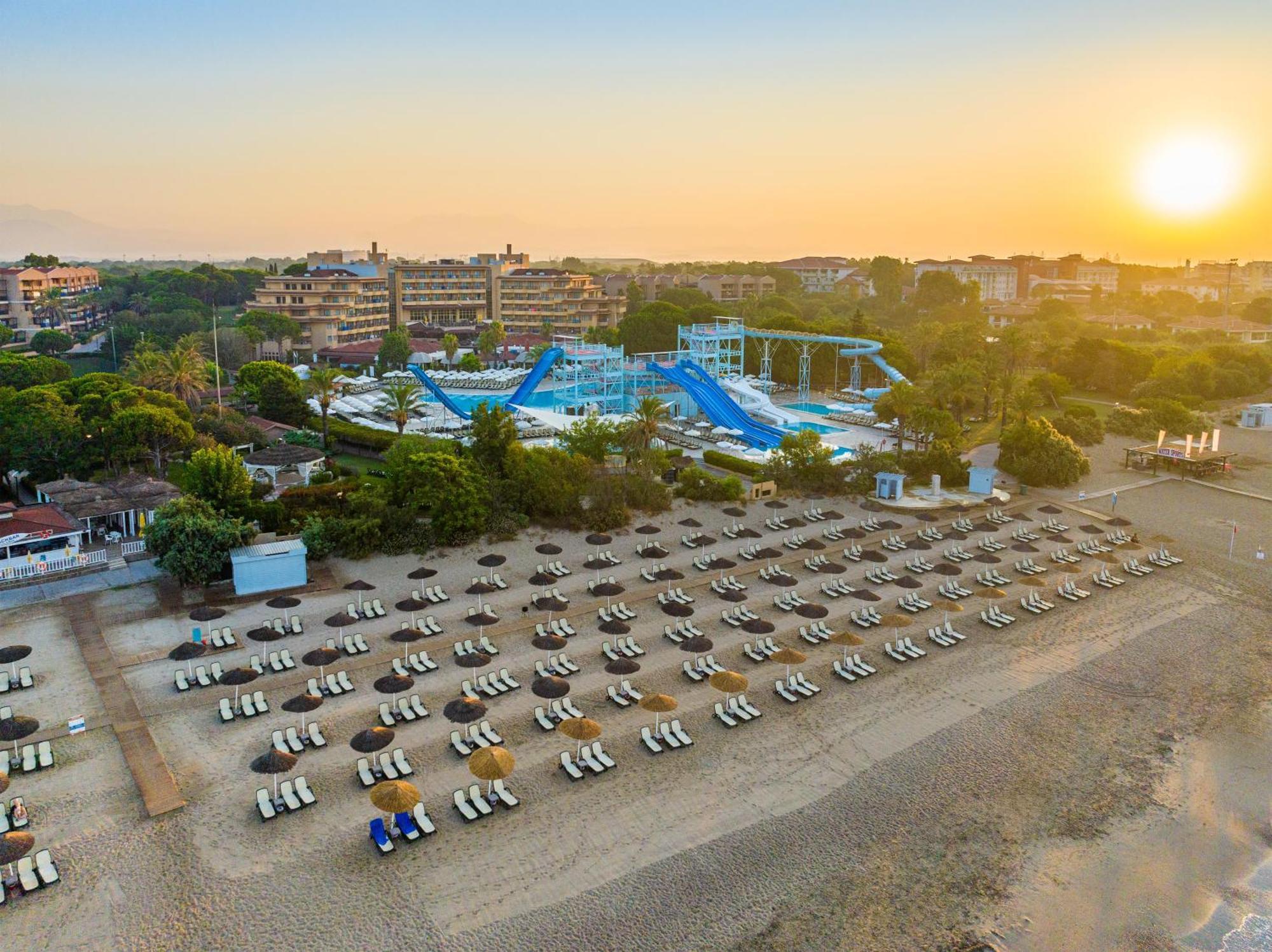 Asteria Family Resort Belek Antalya Exterior foto Aerial view of Atlantis Waterpark