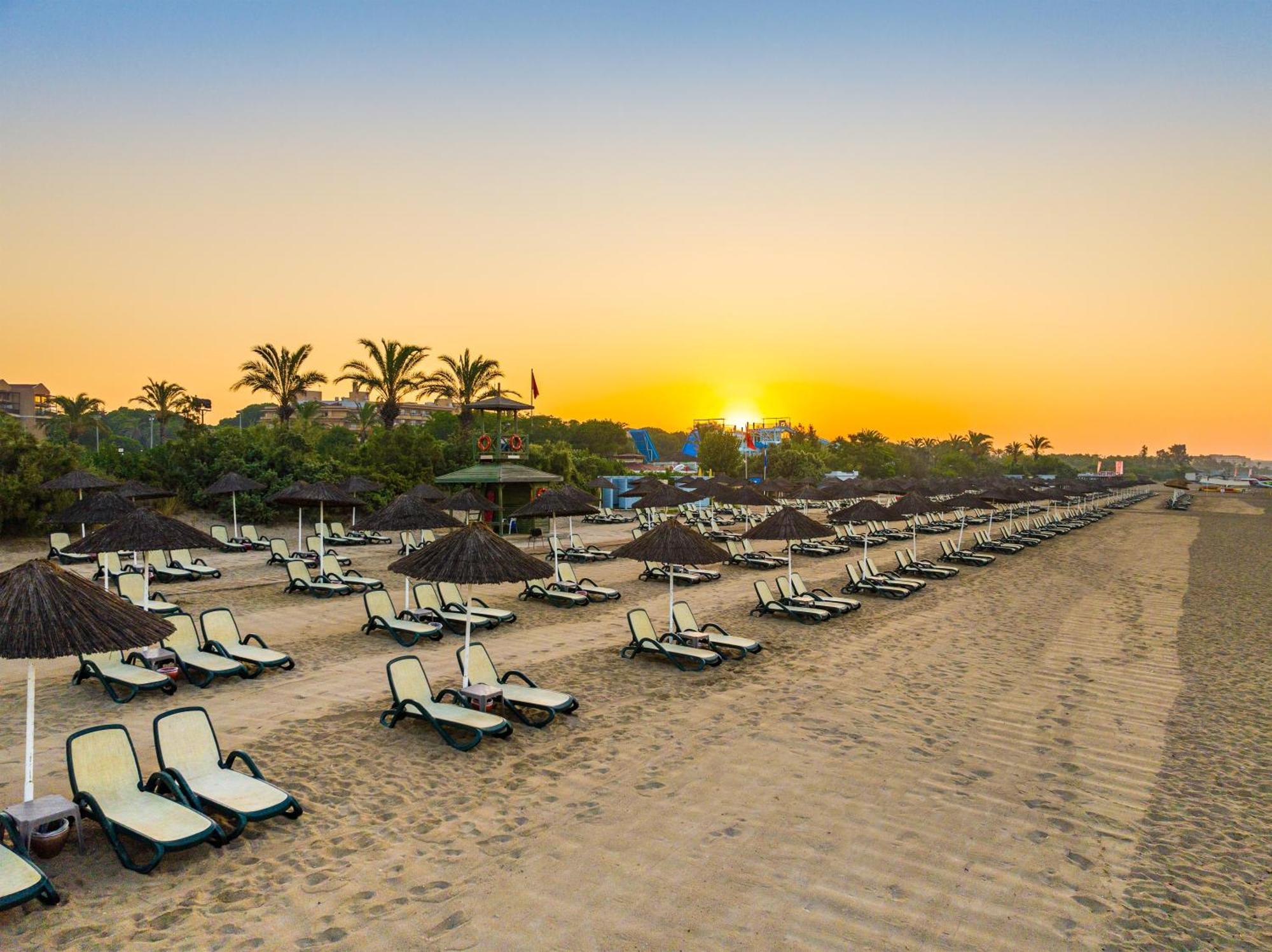 Asteria Family Resort Belek Antalya Exterior foto Sunset at the beach