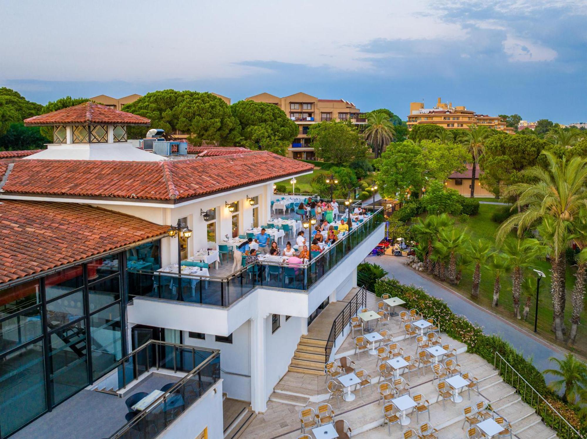 Asteria Family Resort Belek Antalya Exterior foto The Village