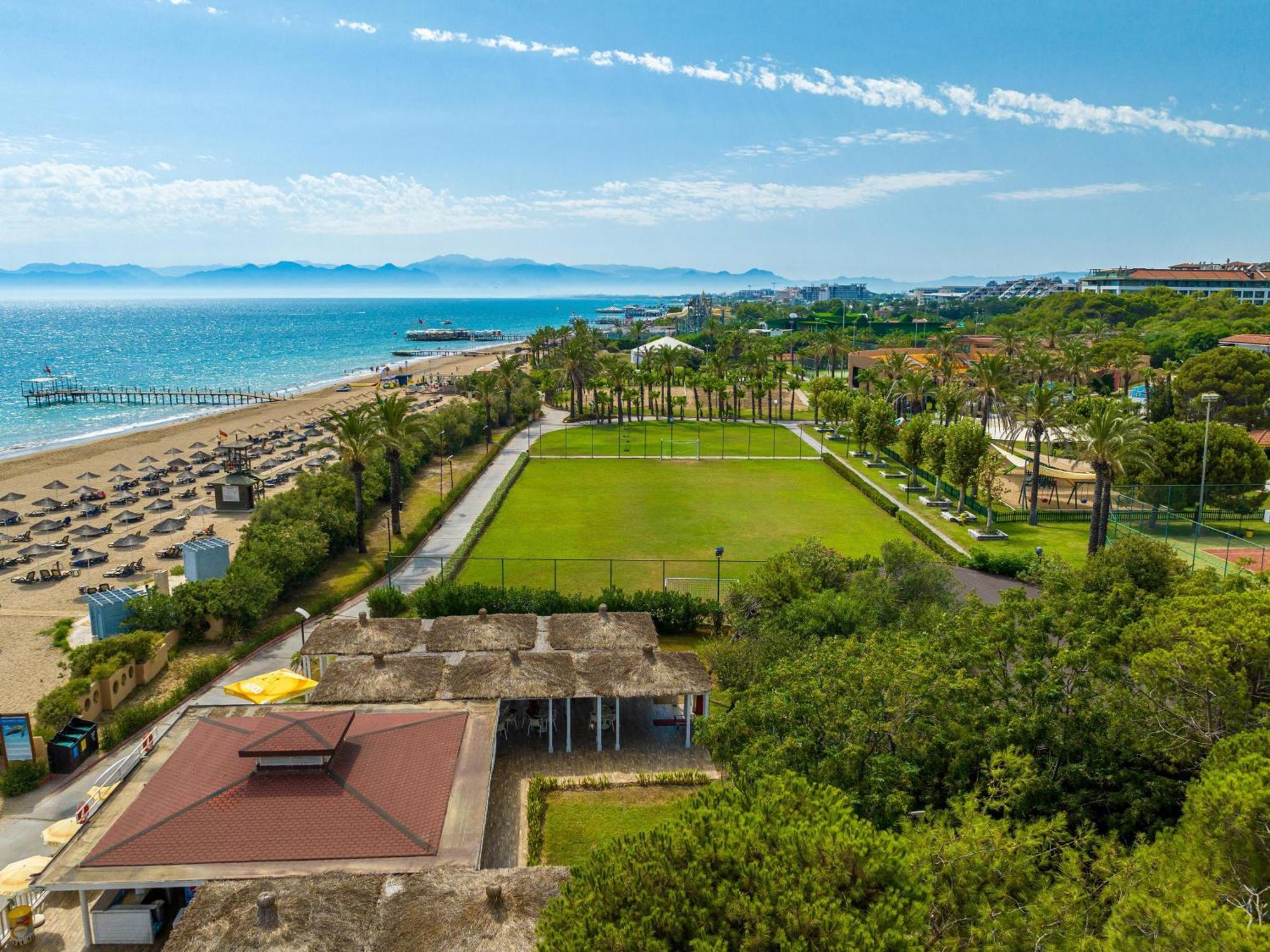 Asteria Family Resort Belek Antalya Exterior foto The club's training ground