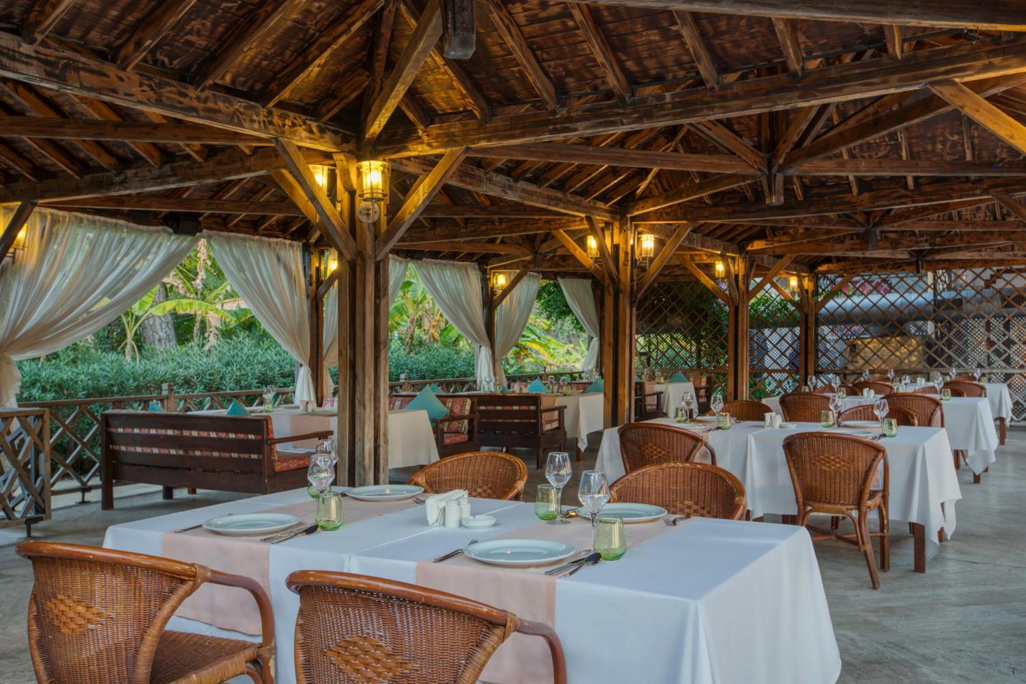 Asteria Family Resort Belek Antalya Exterior foto Restaurant in the hotel