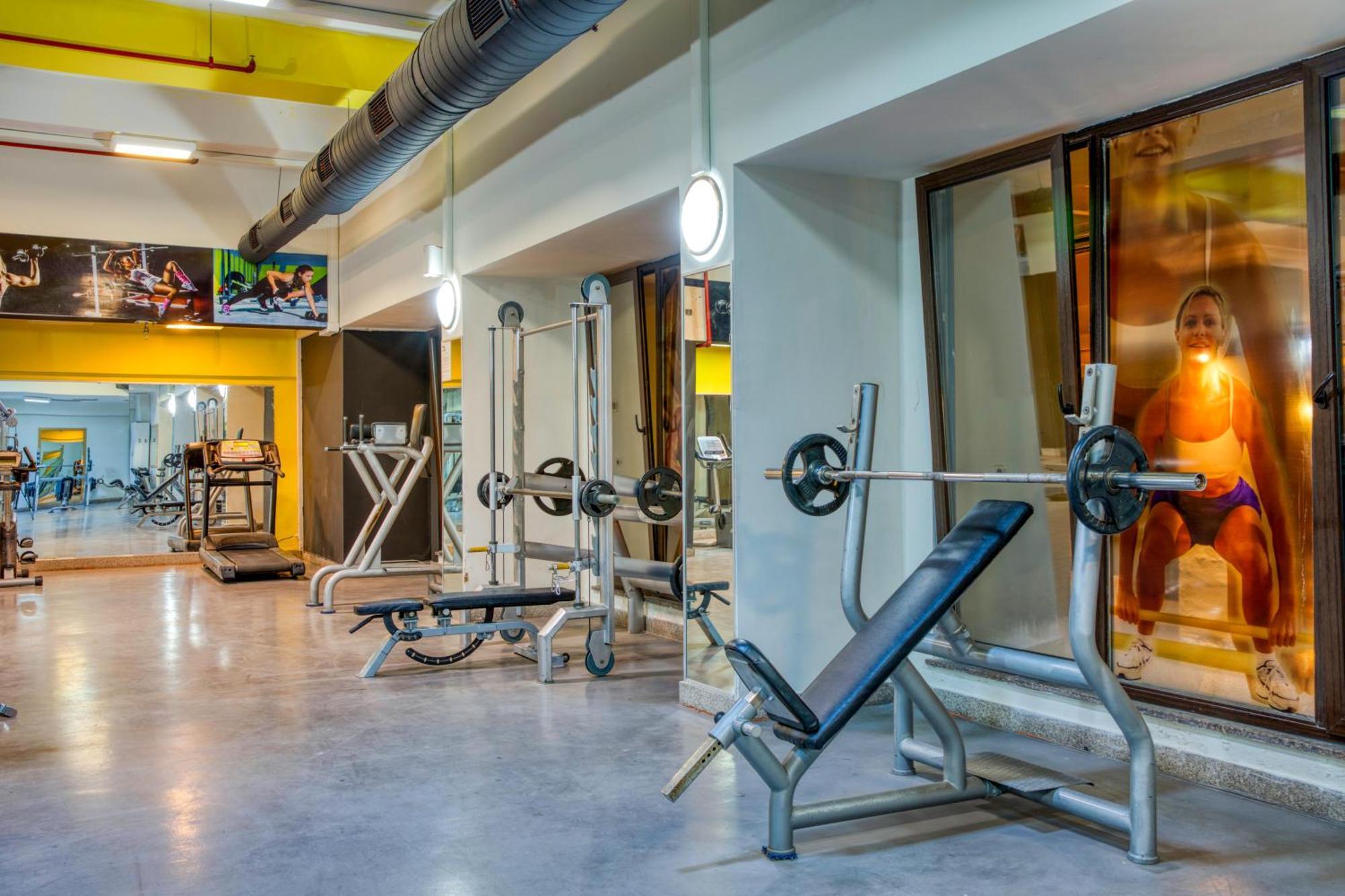 Asteria Family Resort Belek Antalya Exterior foto A typical Anytime Fitness gym
