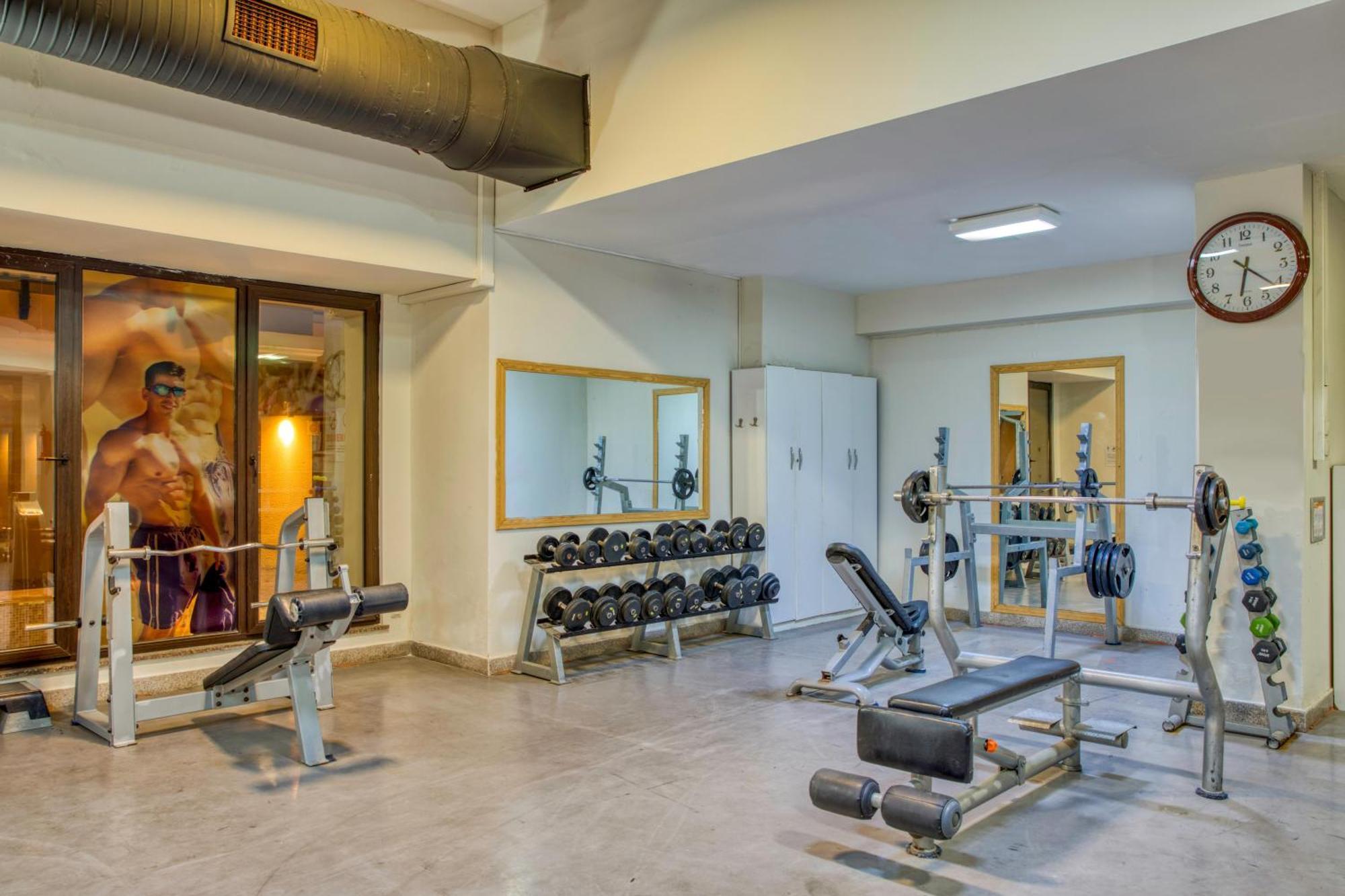Asteria Family Resort Belek Antalya Exterior foto The gym at the hotel
